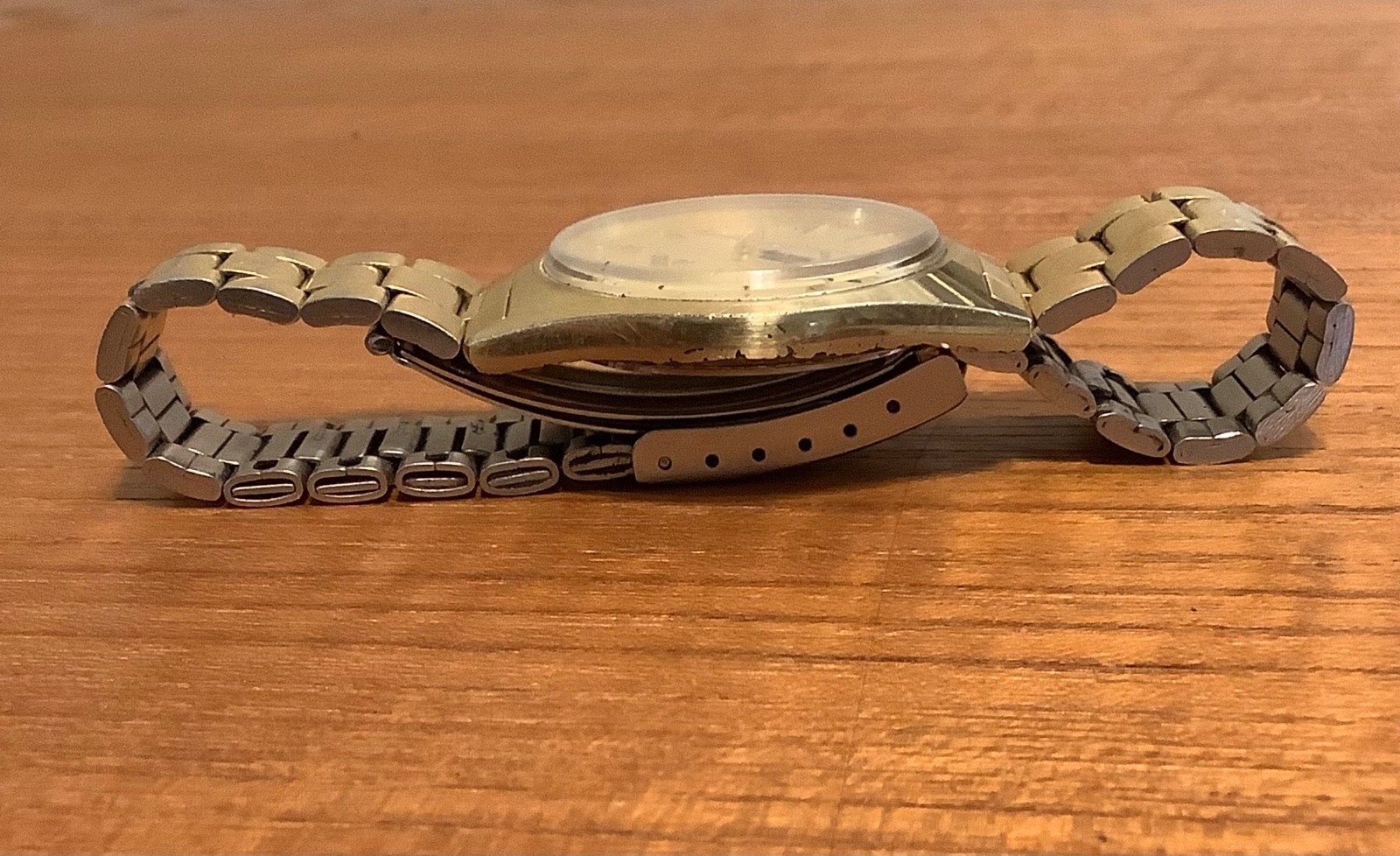 Vintage Pulsar Model Y147 8049 Calendar Date Men’s Gold Tone Watch New Battery