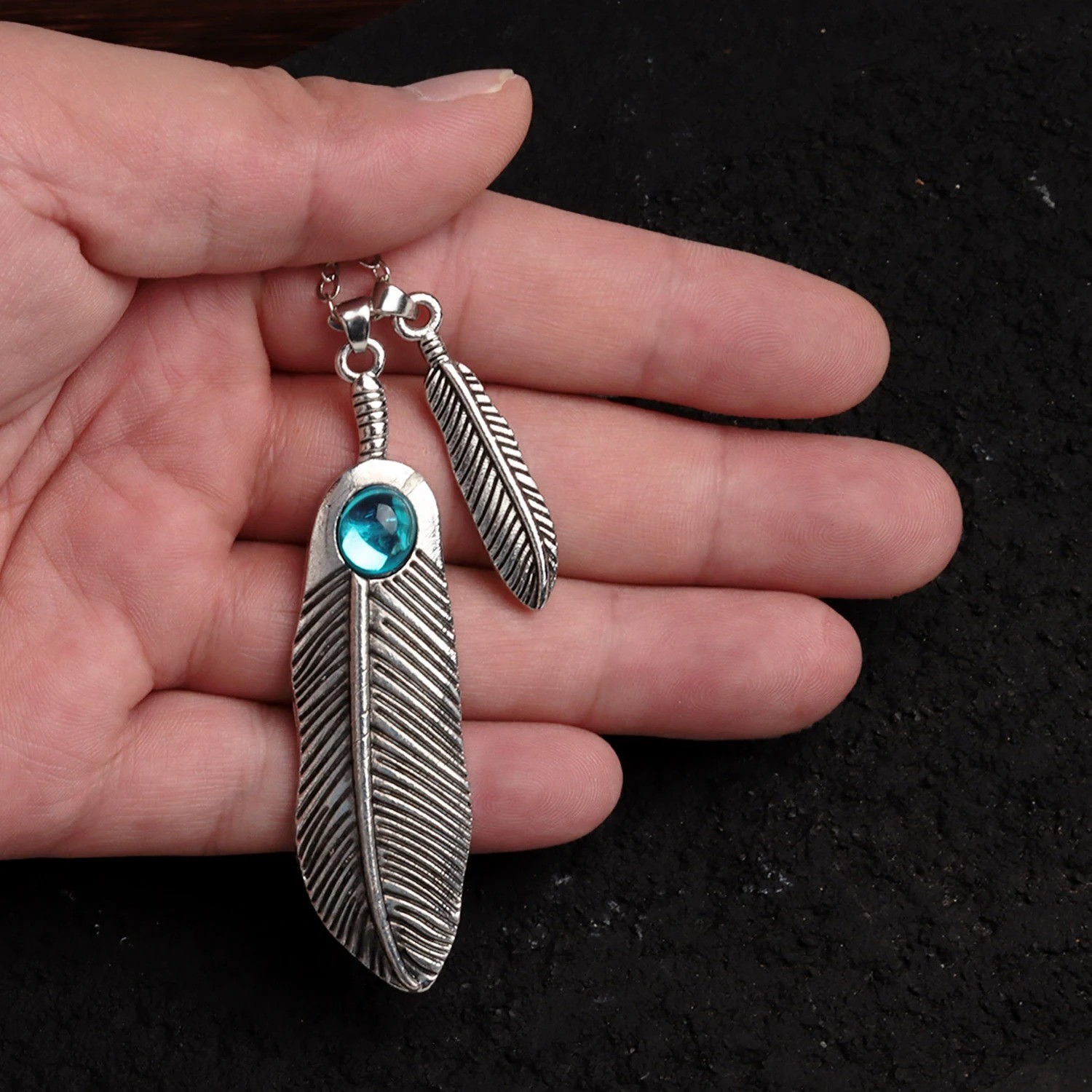 Resident Evil 2 Claire Redfield Feather Pendant Necklace Cosplay Collectible Gif