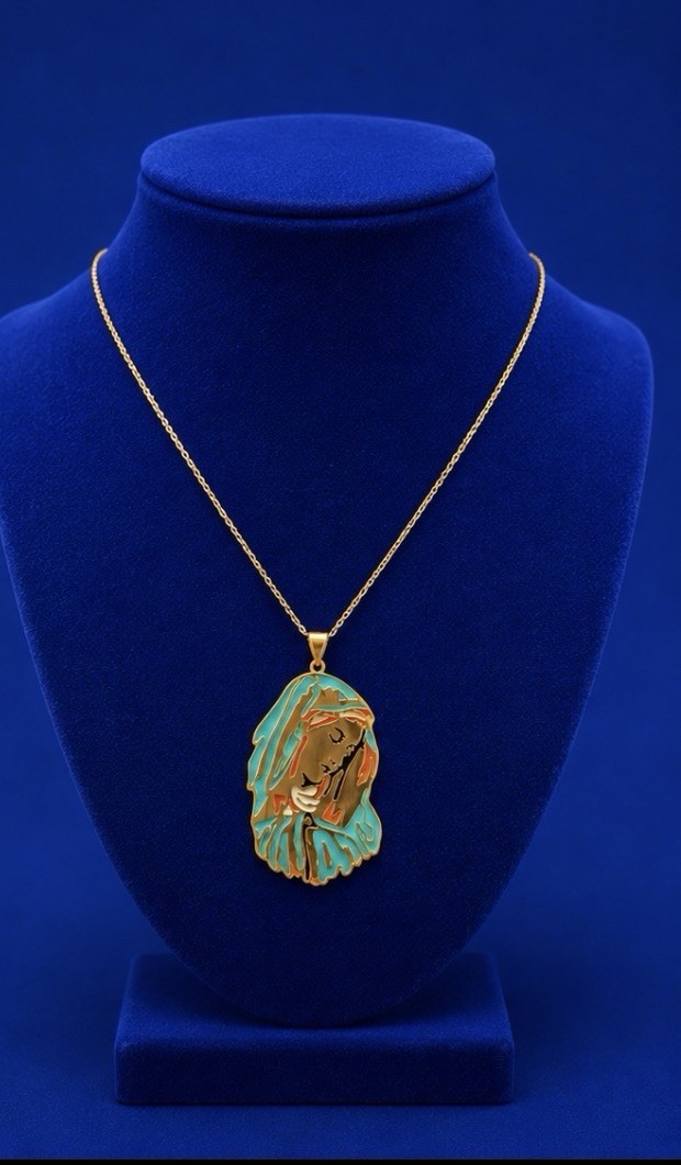 Elegant Gold Ton none tarnished none fade st. Mary Necklace Turquoise