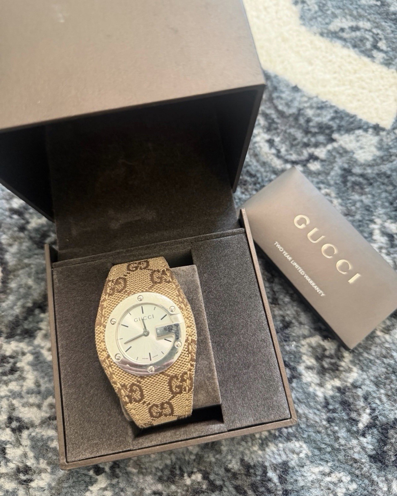 Gucci Silver Stainless Steel GG Fabric Bandeau 31mm Watch