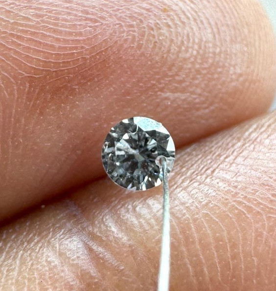 0.50tcw 5 pcs EF Color Drilled Round Cut Lab Grown Diamond for Jewelry Creation.