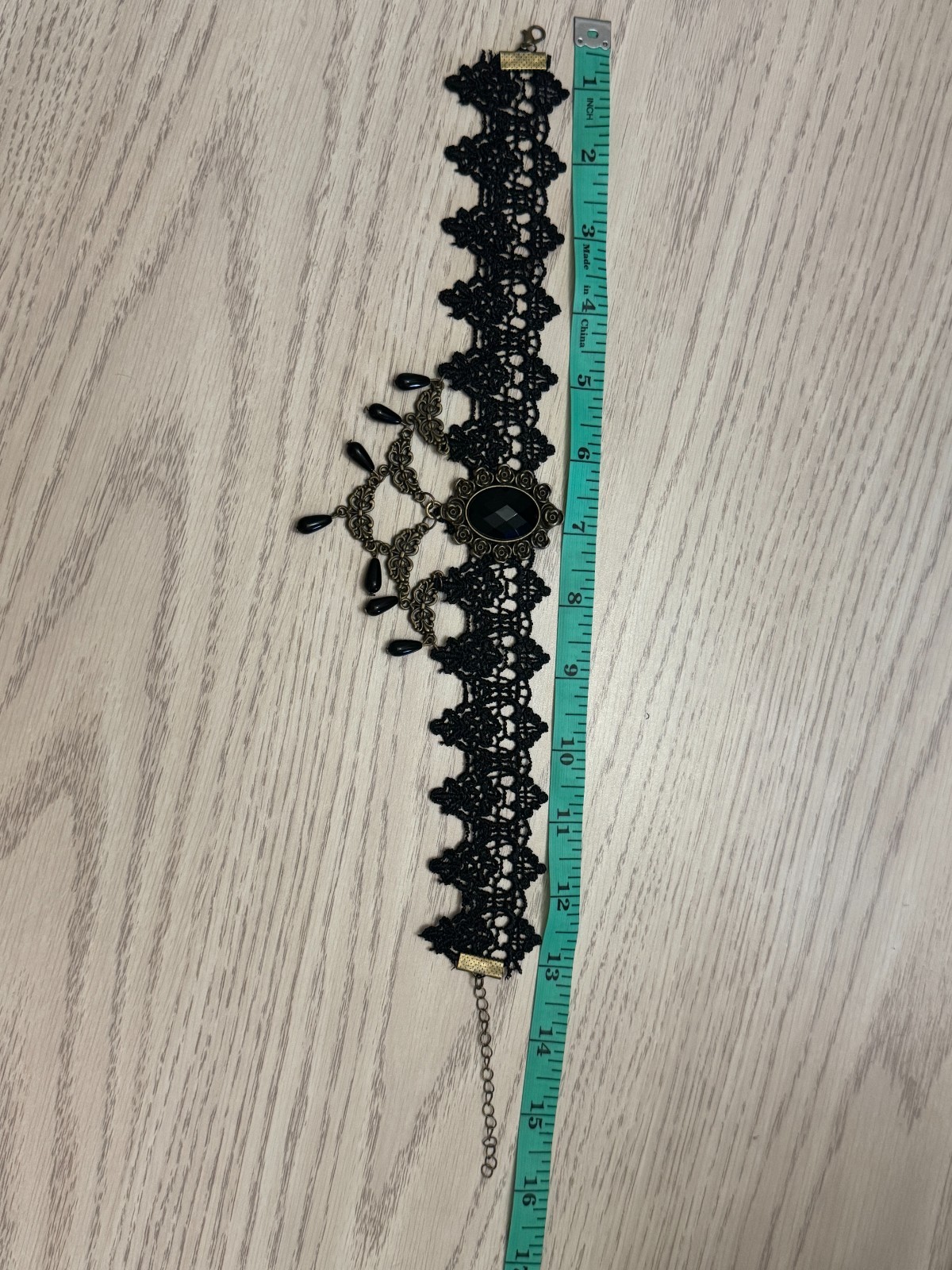 Gothic Black Lace Beaded Choker-Necklace, Victorian Look, Cosplay, Halloween