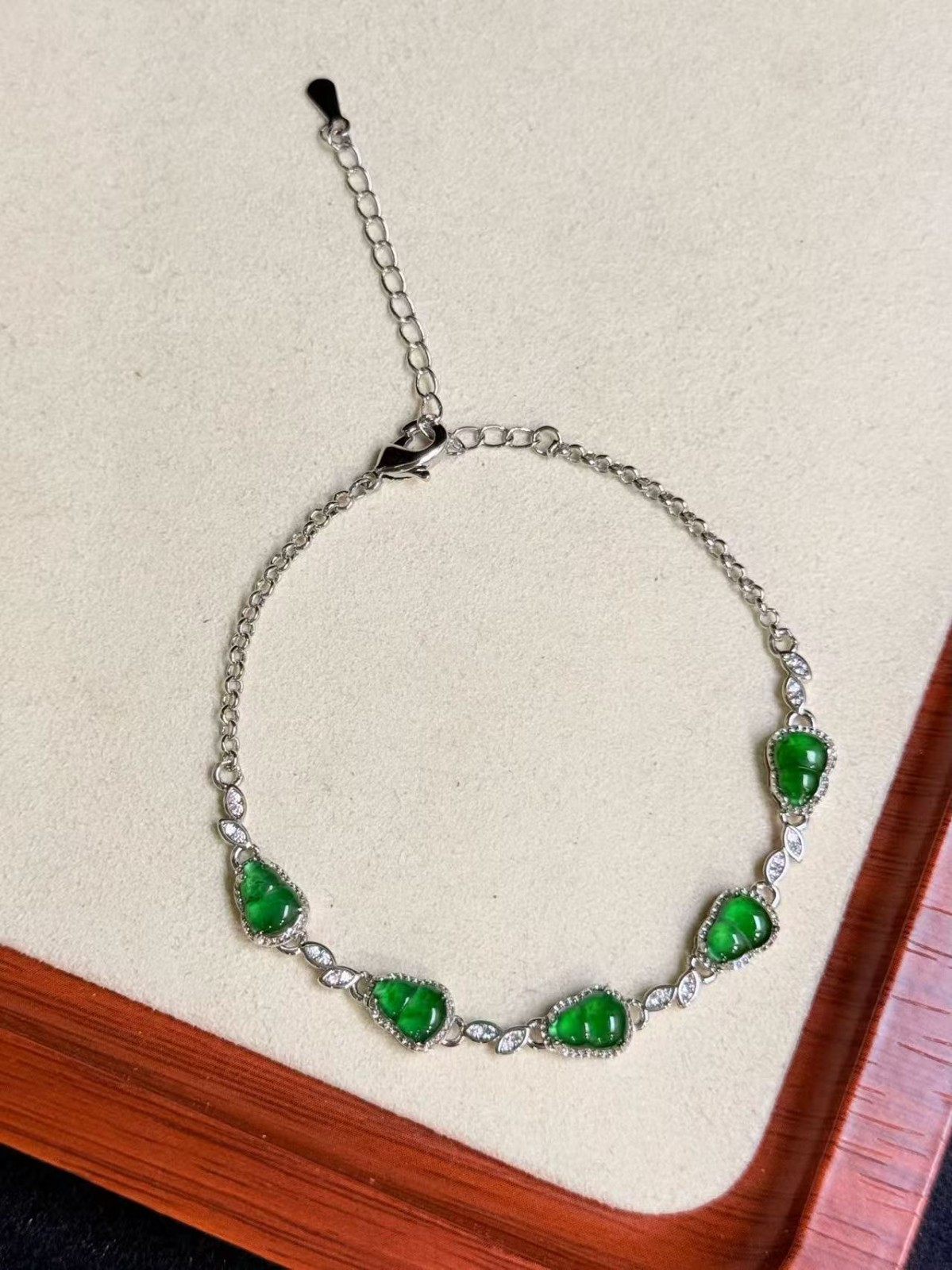 Top Natural Imperial green jadeite gourd bracelet