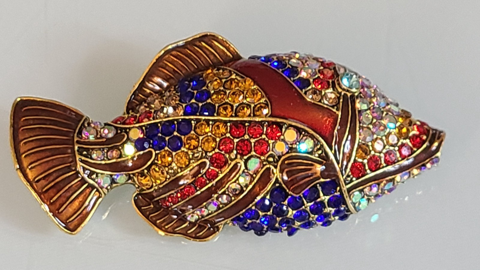 FAB HUGE 2.50″ UNSIGNED DESIGNER STYLE CRYSTAL RHINESTONE FISH BROOCH MULTI