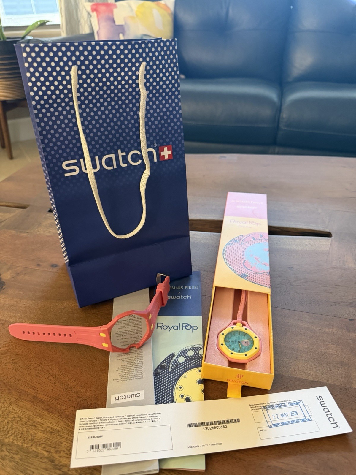 Swatch Royal Pop Women’s Quartz Analog Date Watch Pink Rubber Strap Box Papers