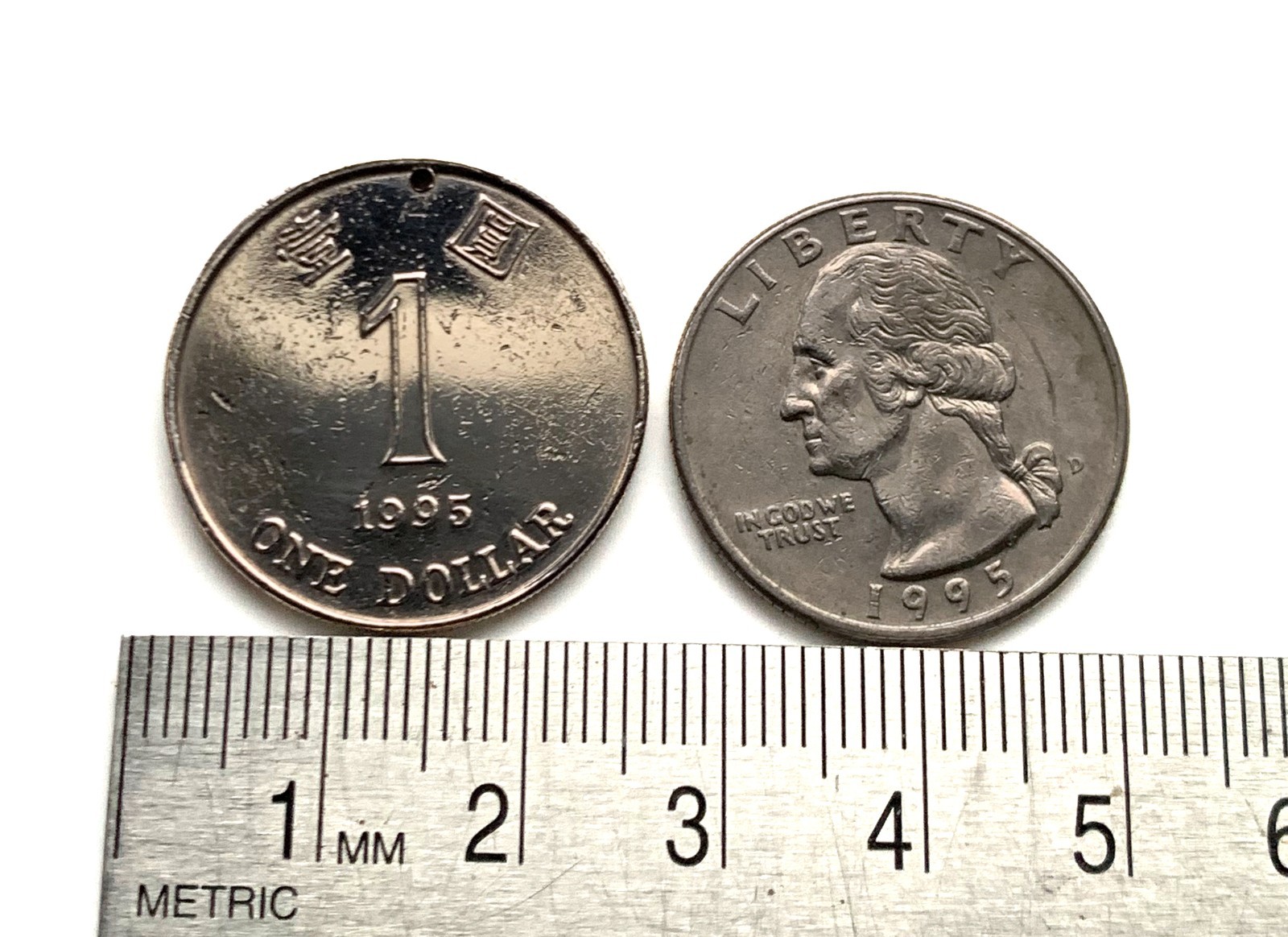 1995 Hong Kong China 1 Dollar coin pendant Bauhinia orchid flower Kowloon 000466