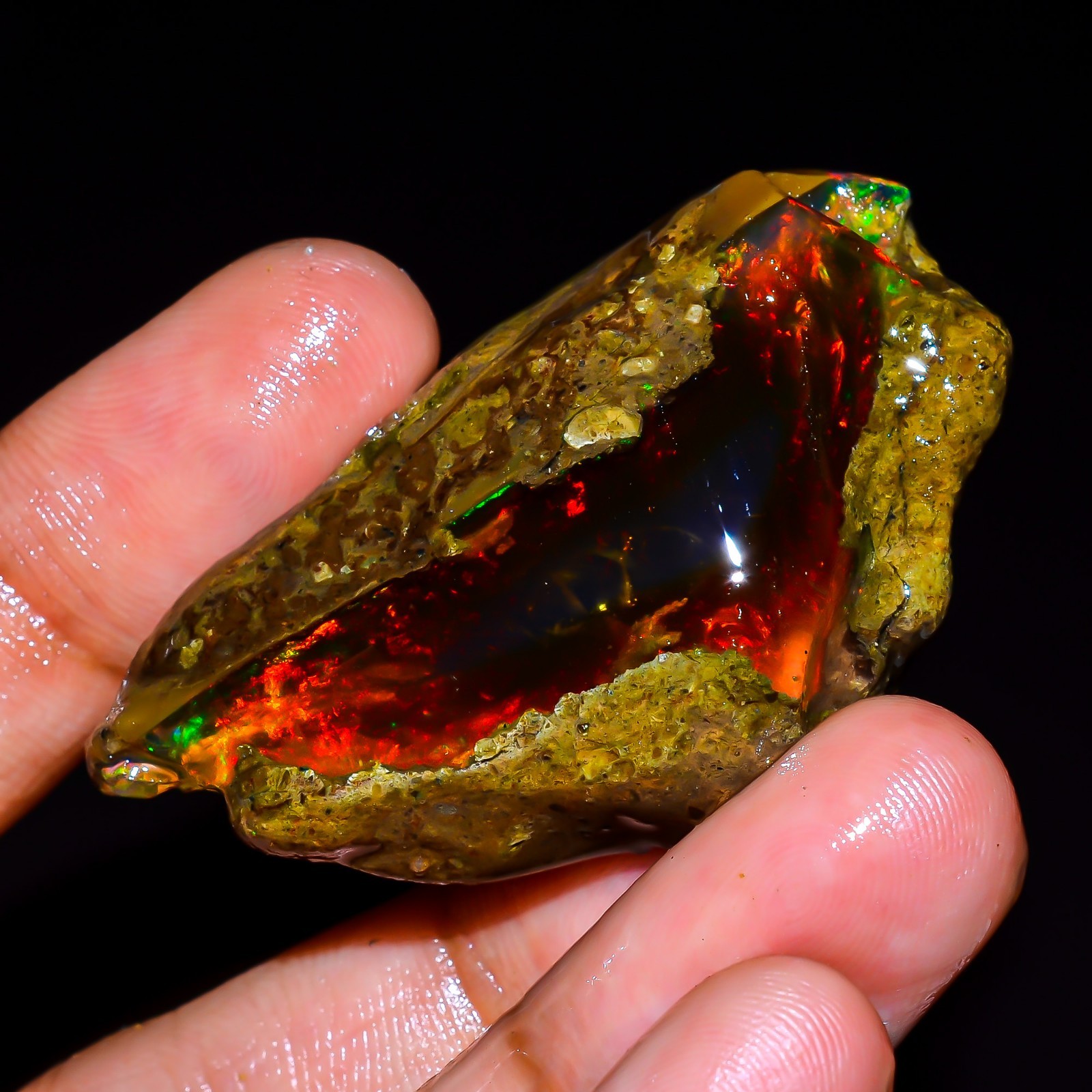 85.5 Ct Fire Opal Ethiopian Natural Oil Rough Gemstone For Jewelry 47x28x14 mm