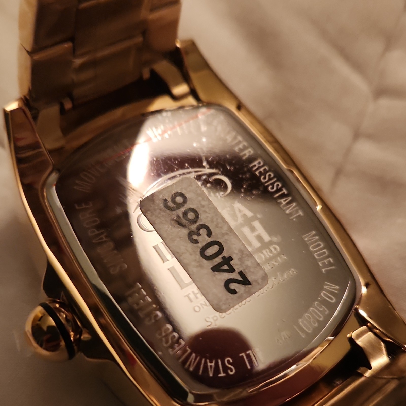 Invicta Women’s Gold Tone Quartz Watch Glitter Dial 100m Box/Manual