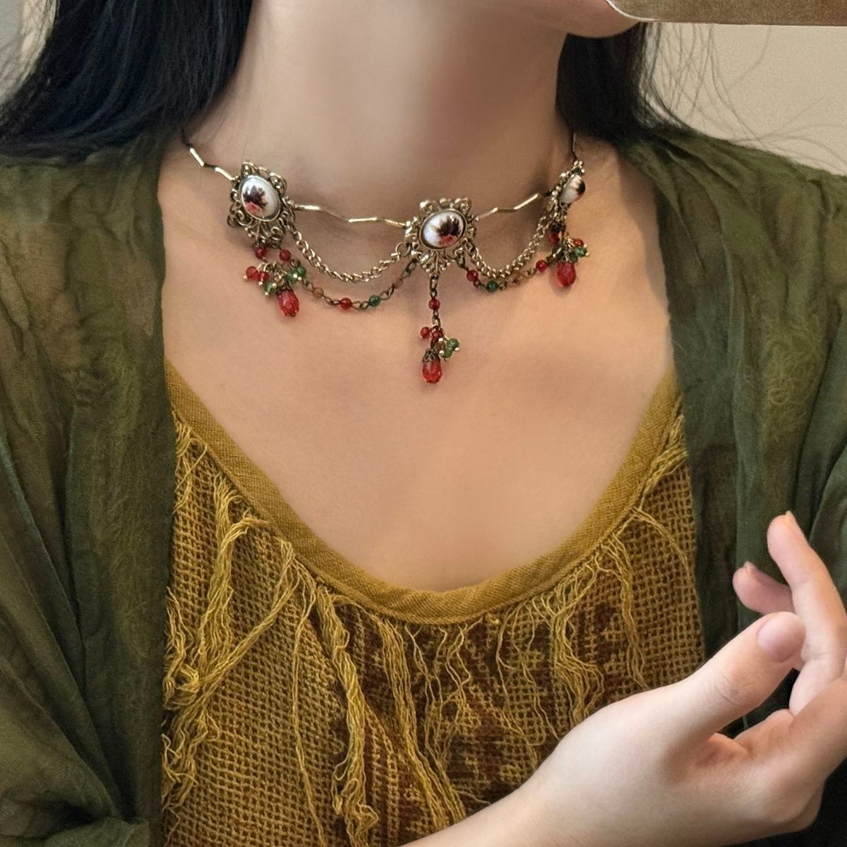 Exquisite tassel choker necklace with a distinctive, atmospheric vibe.