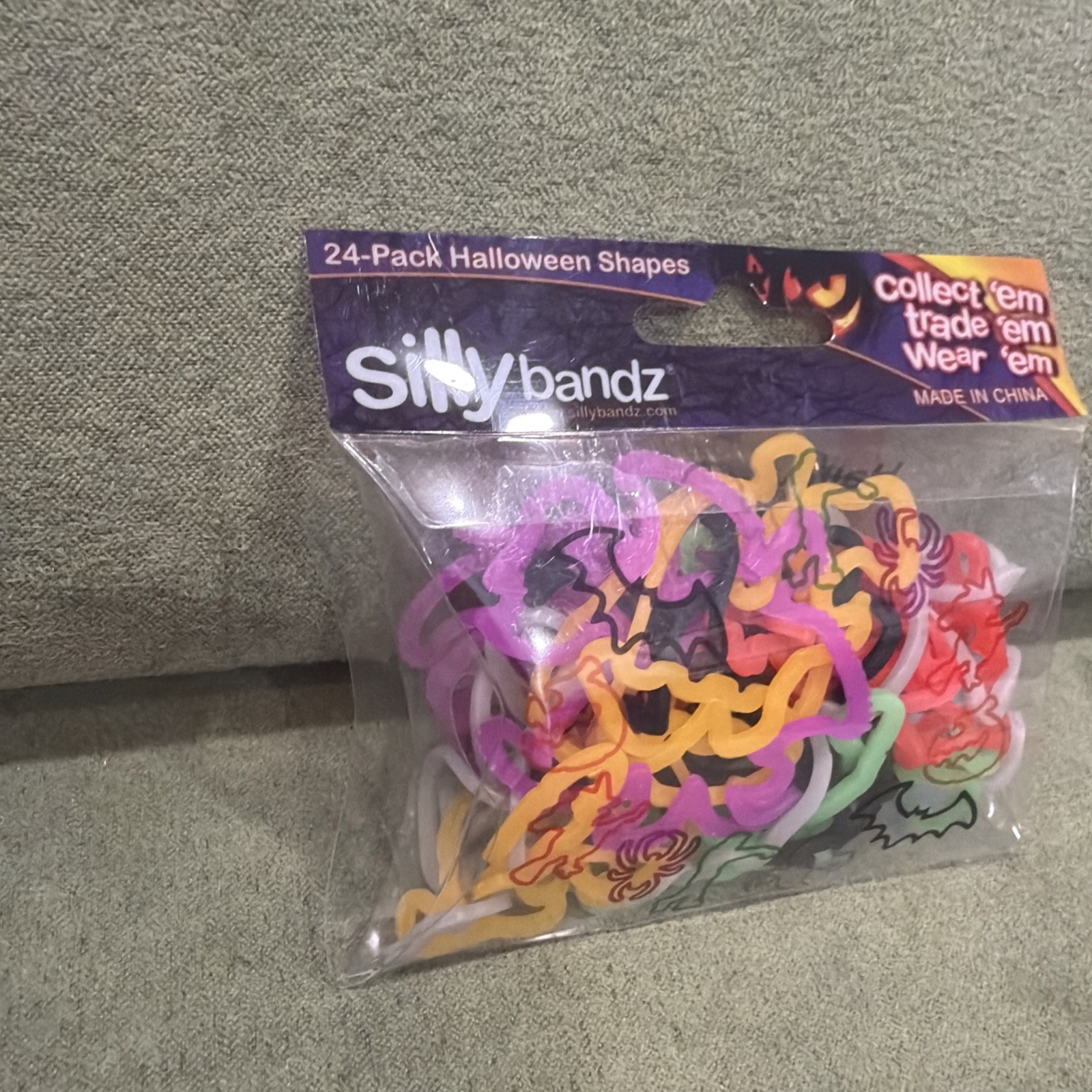 Silly Bandz Elastic Silicone Bracelets Halloween shapes Bands PARTY Favors NEW