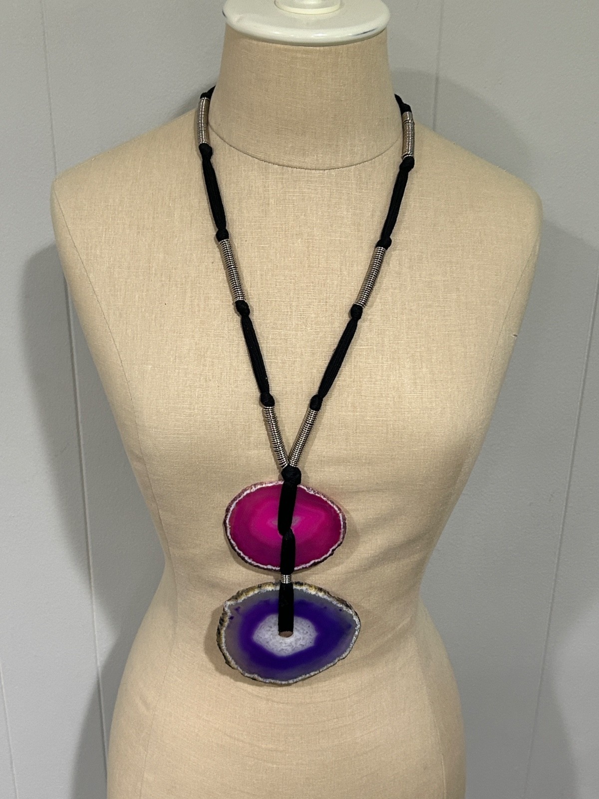 Vintage 2010 YVES SAINT LAURENT Pink Purple Agate Disc Pendant Necklace