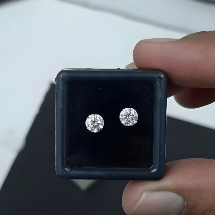 Pair IF Clarity Loose CVD Diamond Round Lab Grown 1 x 1 mm Certified D Color