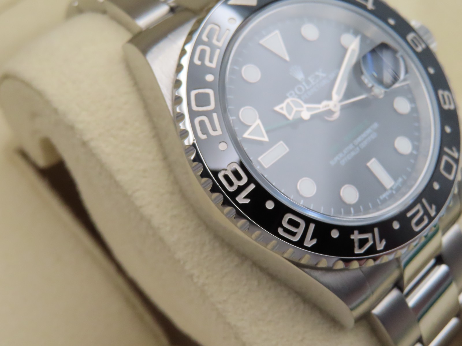 2014 Rolex GMT-Master II 116710LN Full Set Men’s Pre-Owned 40mm Wristwatch