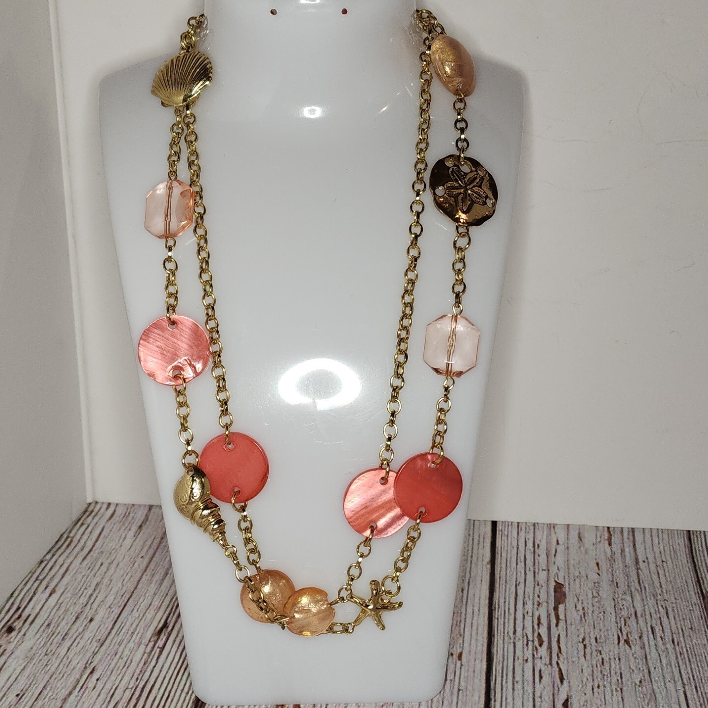 Vitnage Coral Colored Nautical Goldtone Seashell Necklace 36″