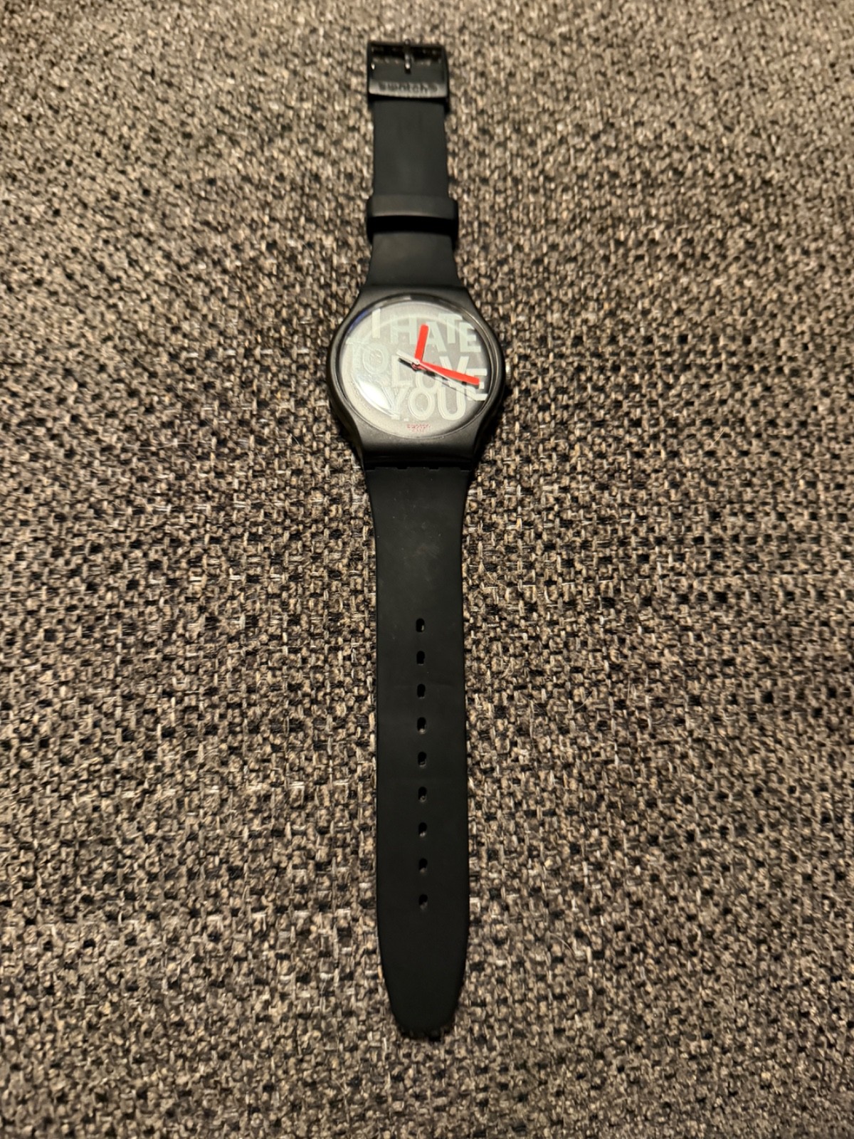 Rare Swiss Swatch Originals Hate 2 Love Black Silicone Watch 41mm SUOB185