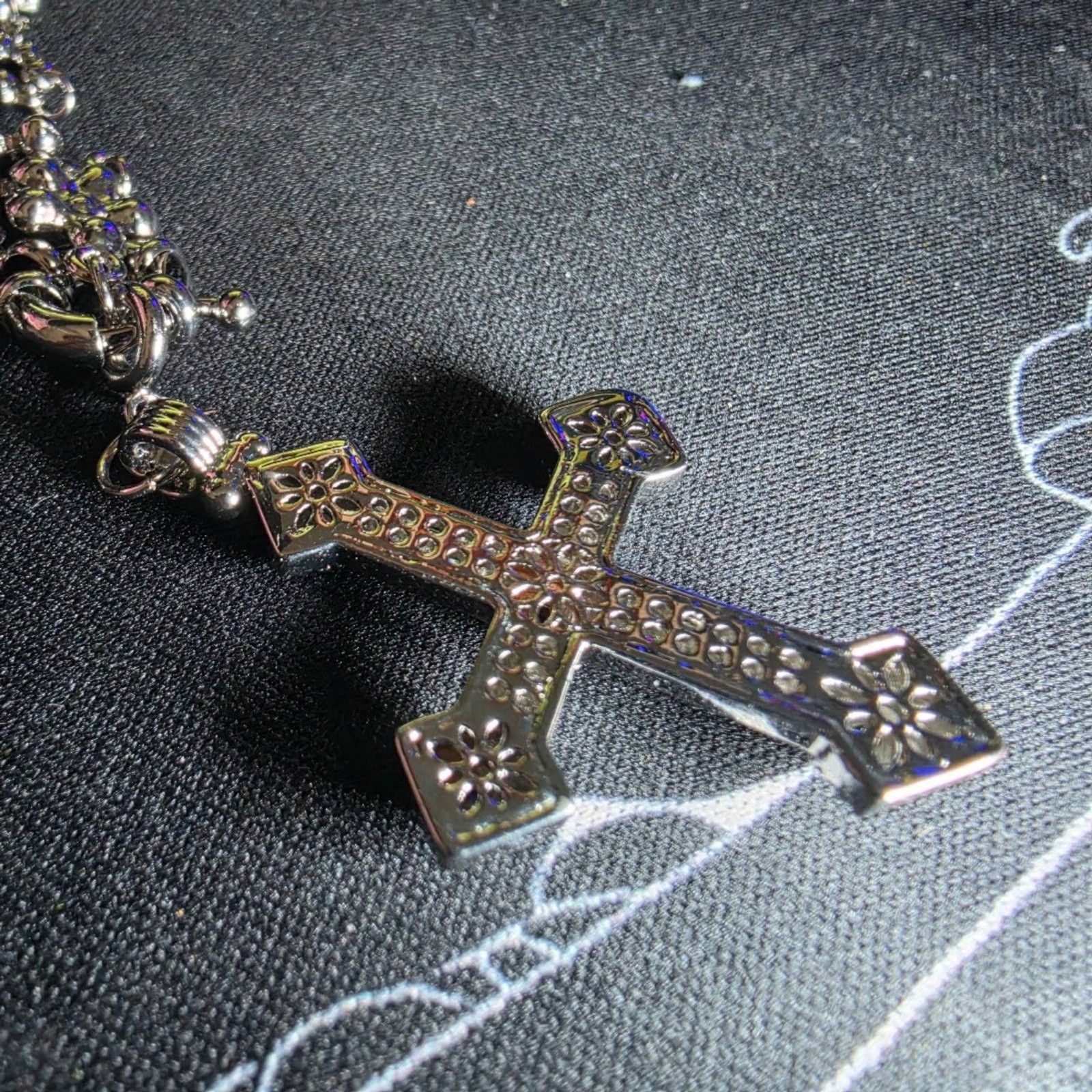 Ornate Vintage Gothic Cross Pendant Necklace Multicolored Stones 25″ Link Chain