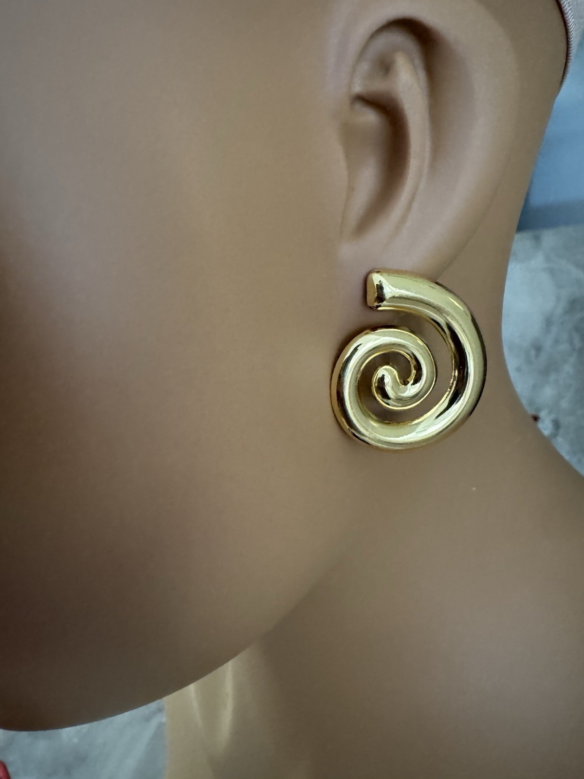 Stainless Steel Gold Tone Spiral Stud Earrings Butterfly Back No Stone Lobe
