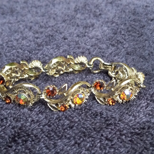 Gold Tone Link Chain Bracelet Amber Orange Round Stones w/ Clasp 7 in