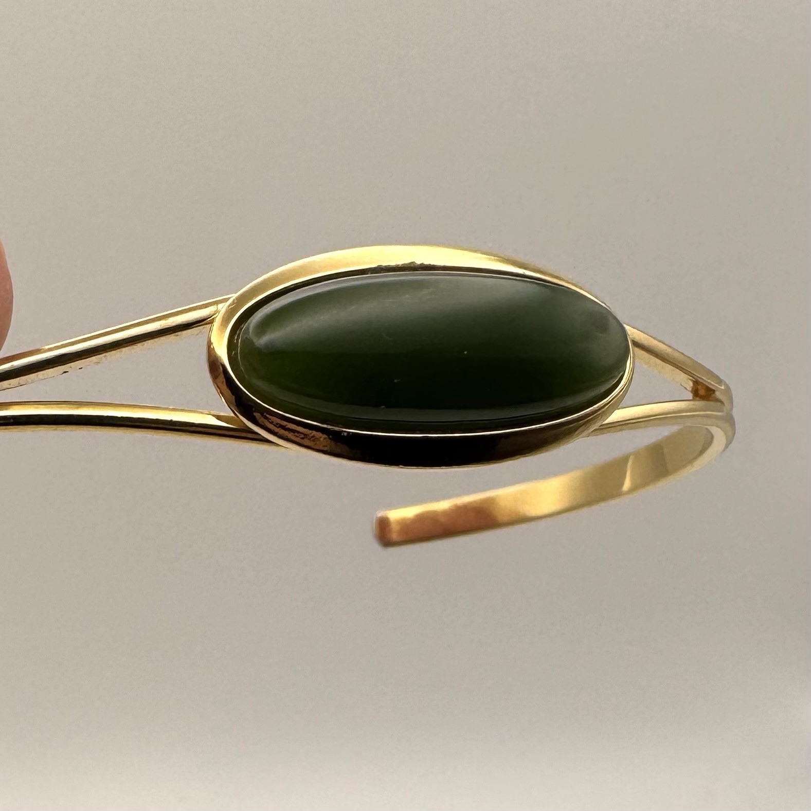 Goldtone Metal Green Bead Bangle Open Back Cuff Bracelet.