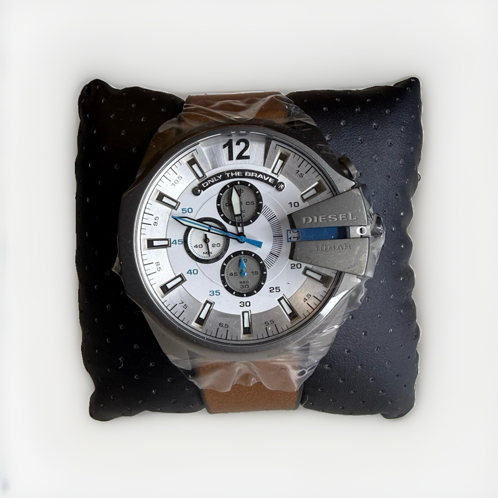 Diesel Original DZ4280 Mega Chief Men’s White Brown Leather Strap Watch 51mm