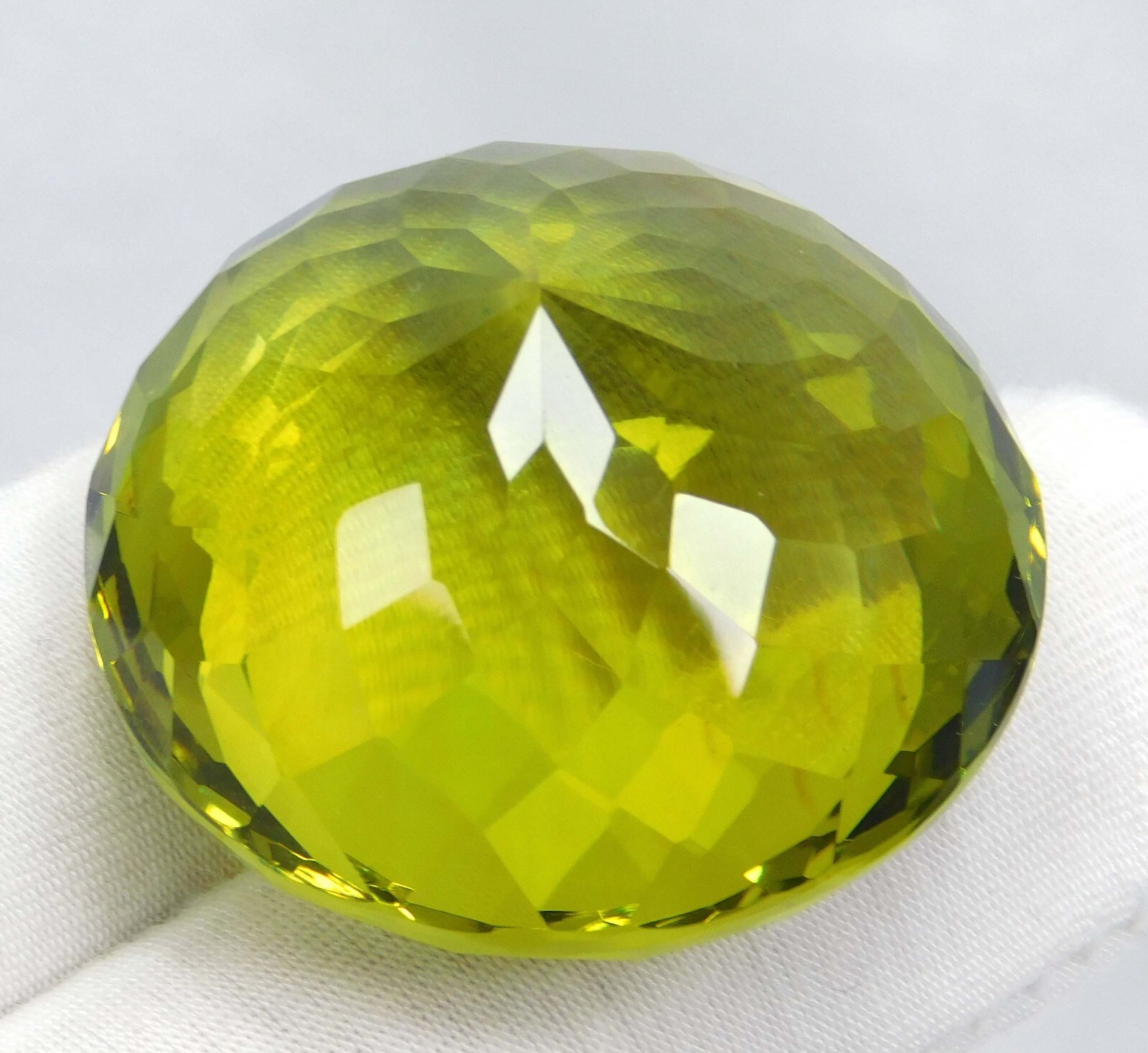 “142.80 Ct Natural Green Peridot Round Cut – Certified Loose Gemstone”