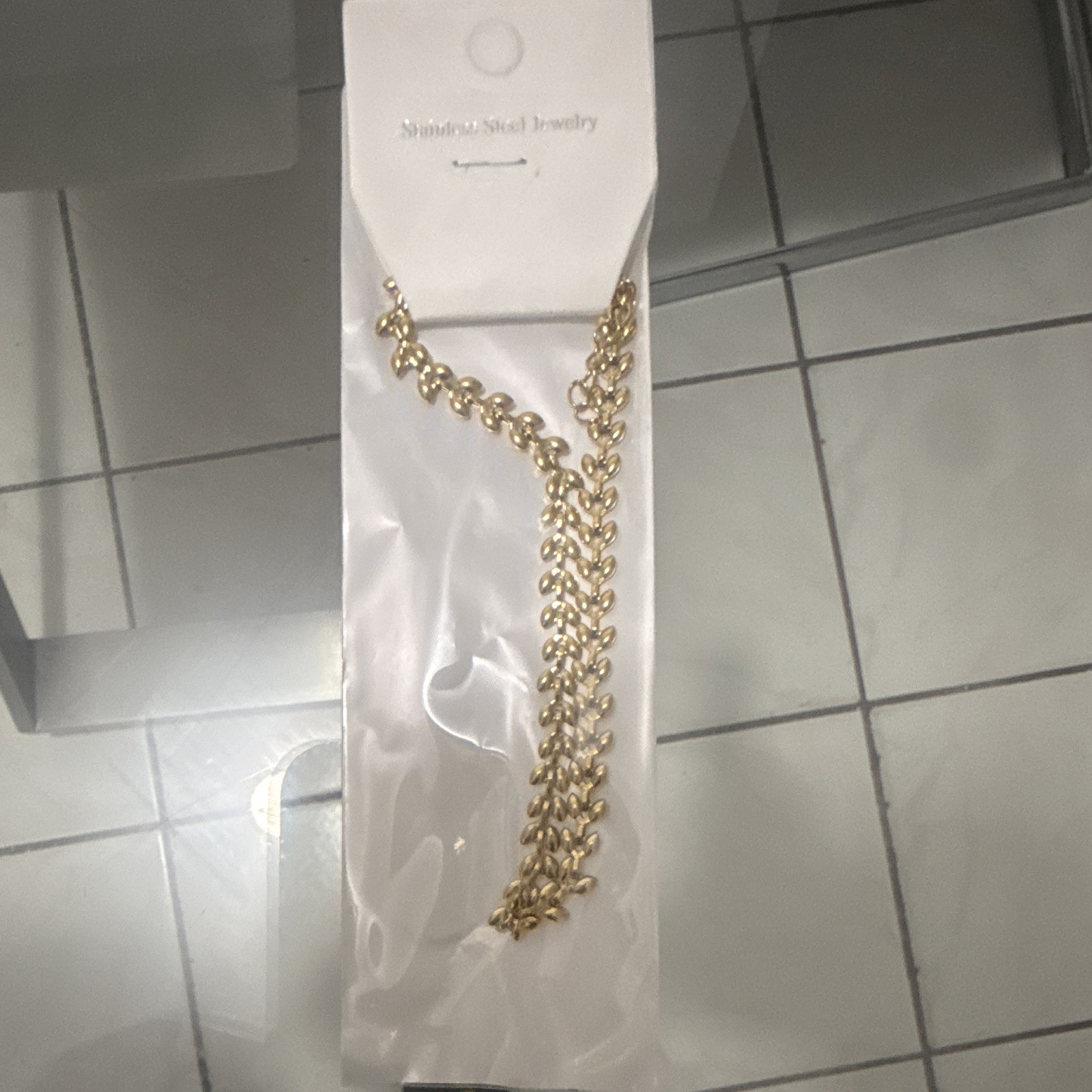 Gold Tone Curb Link Chain Necklace – Metal, No Stone