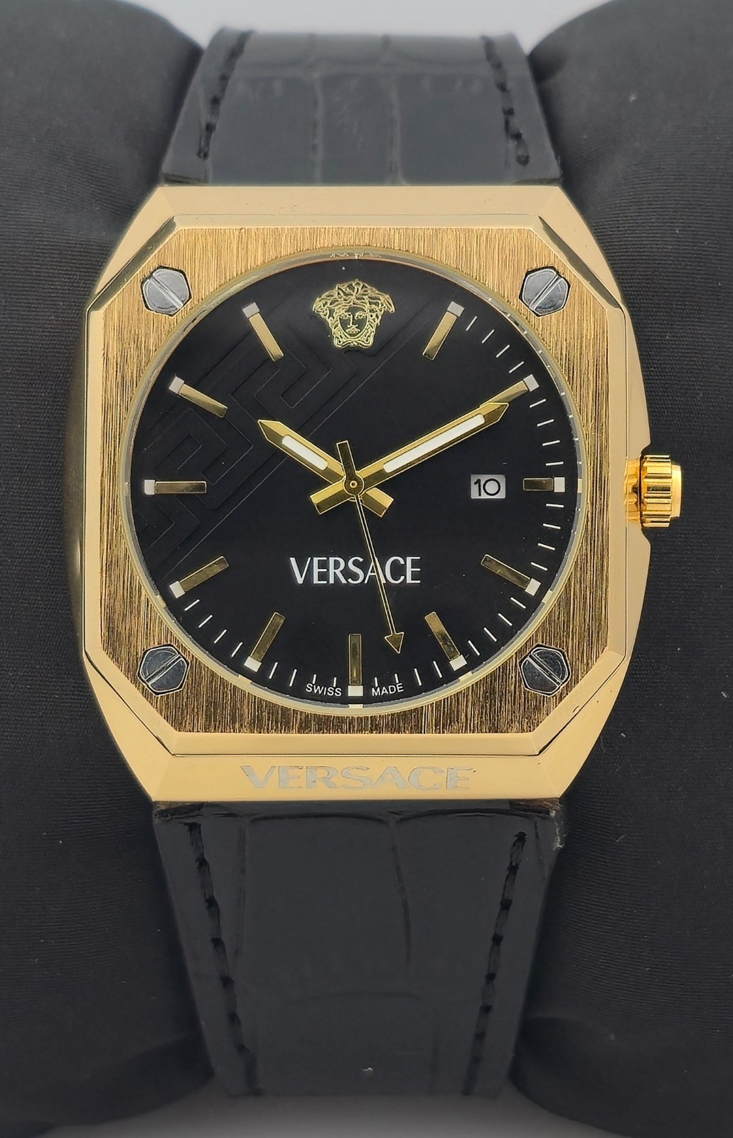 Working Versace Quartz Black Dial with Date Men’s Wristwatch Leather Band