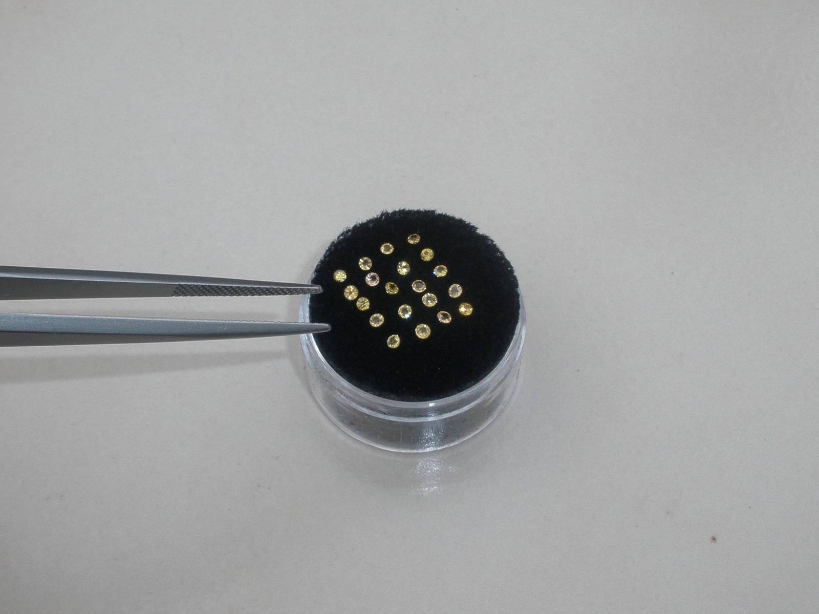20 Yellow Natural Sapphire Loose Faceted Round Gems 1.5mm