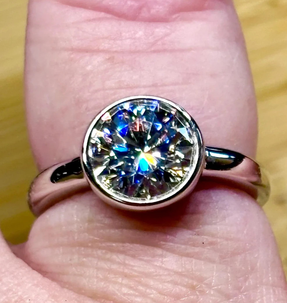 3Ct Round-Cut EF/VS1 Lab Grown Diamond Bezel-Style Wedding Ring Platinum 950