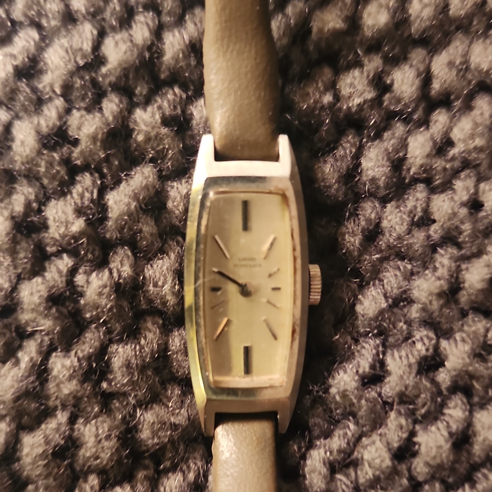 Girard-Perregaux Swiss Made Women’s Manual Tonneau Watch Brown Leather. Works!