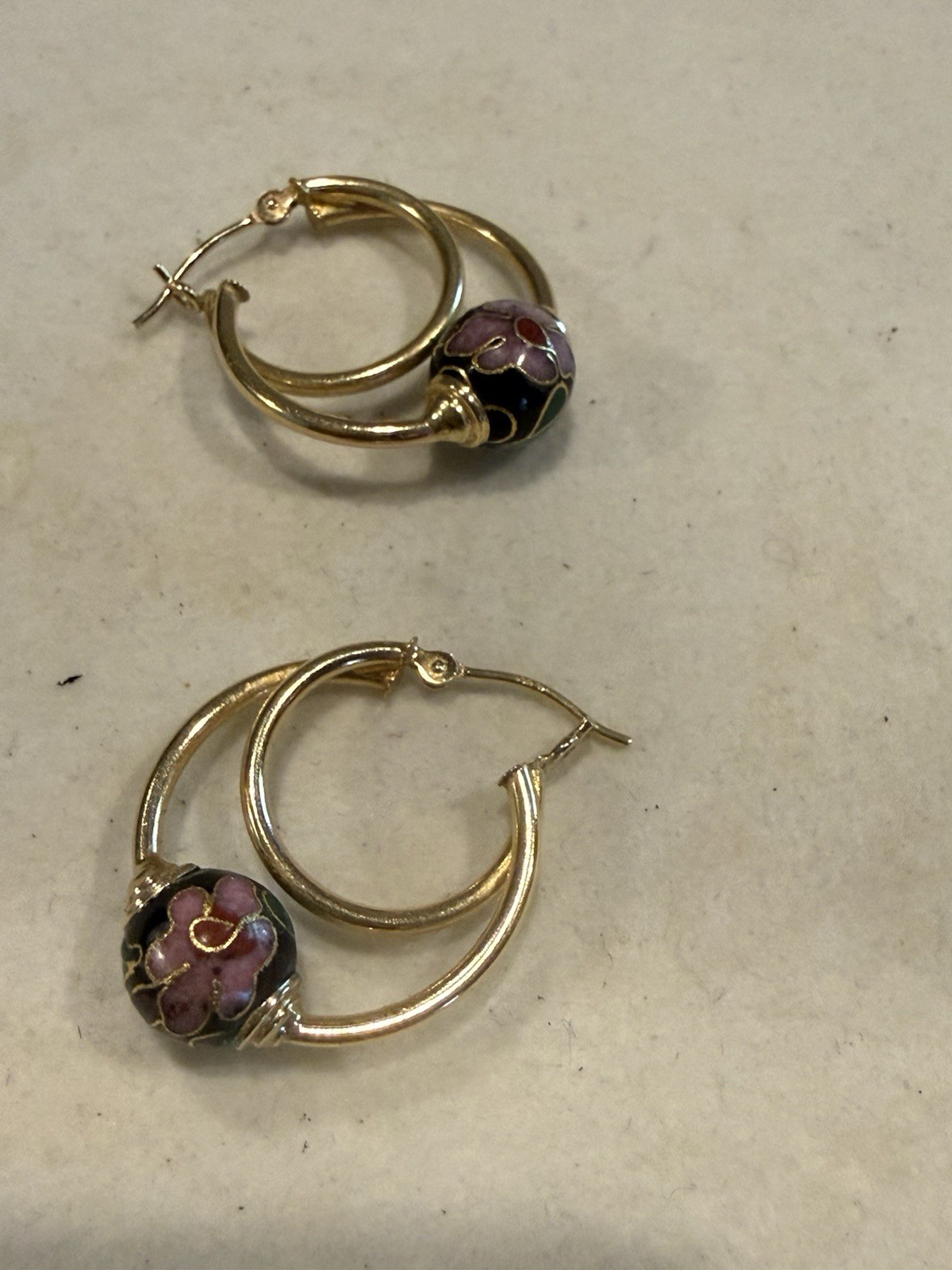 14 Kt Gold 1 Inch Double Hoop Earrings With Black Cloisonné Beads 2.90 Grams