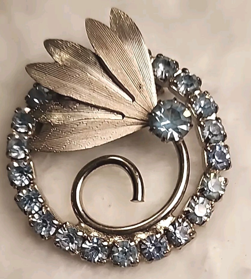 Vintage Lt Blue Prong Set Faceted Rhinestone Fan Brooch Estate Find Unsigned