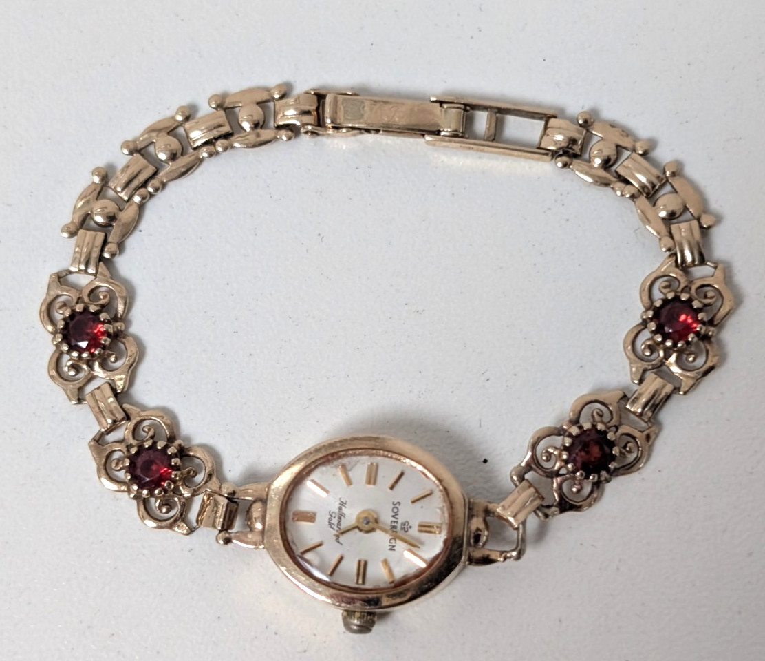 Vintage 9ct Gold & Garnet Sovereign Ladies Watch