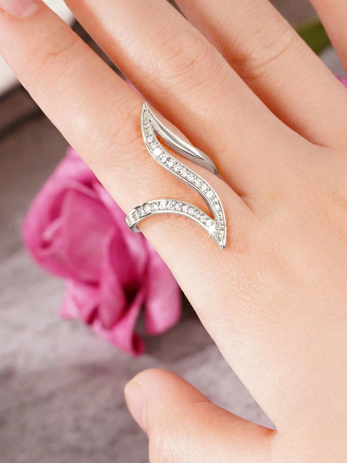 Elegant Cubic Zirconia Ring Curve Twist Women’s Party Engagement Ring Gift Her