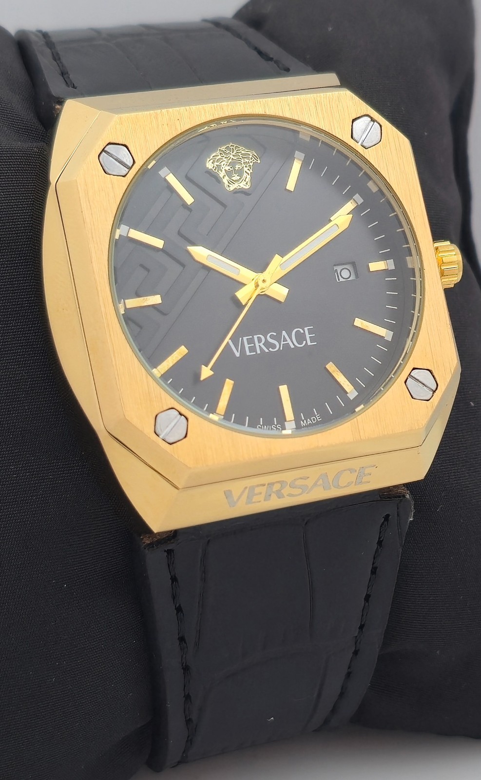 Working Versace Quartz Black Dial with Date Men’s Wristwatch Leather Band
