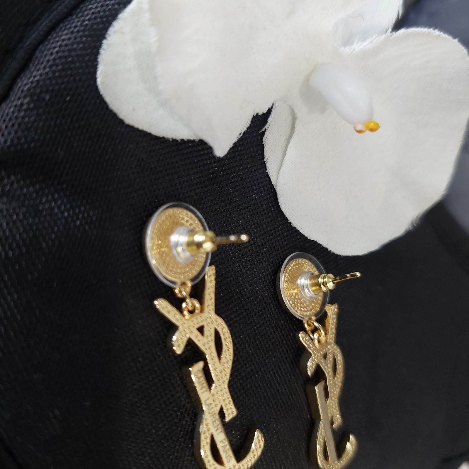 Auth. YVES SAINT LAURENT YSL Dangle Drop LOGO EARRINGS Gold Tone
