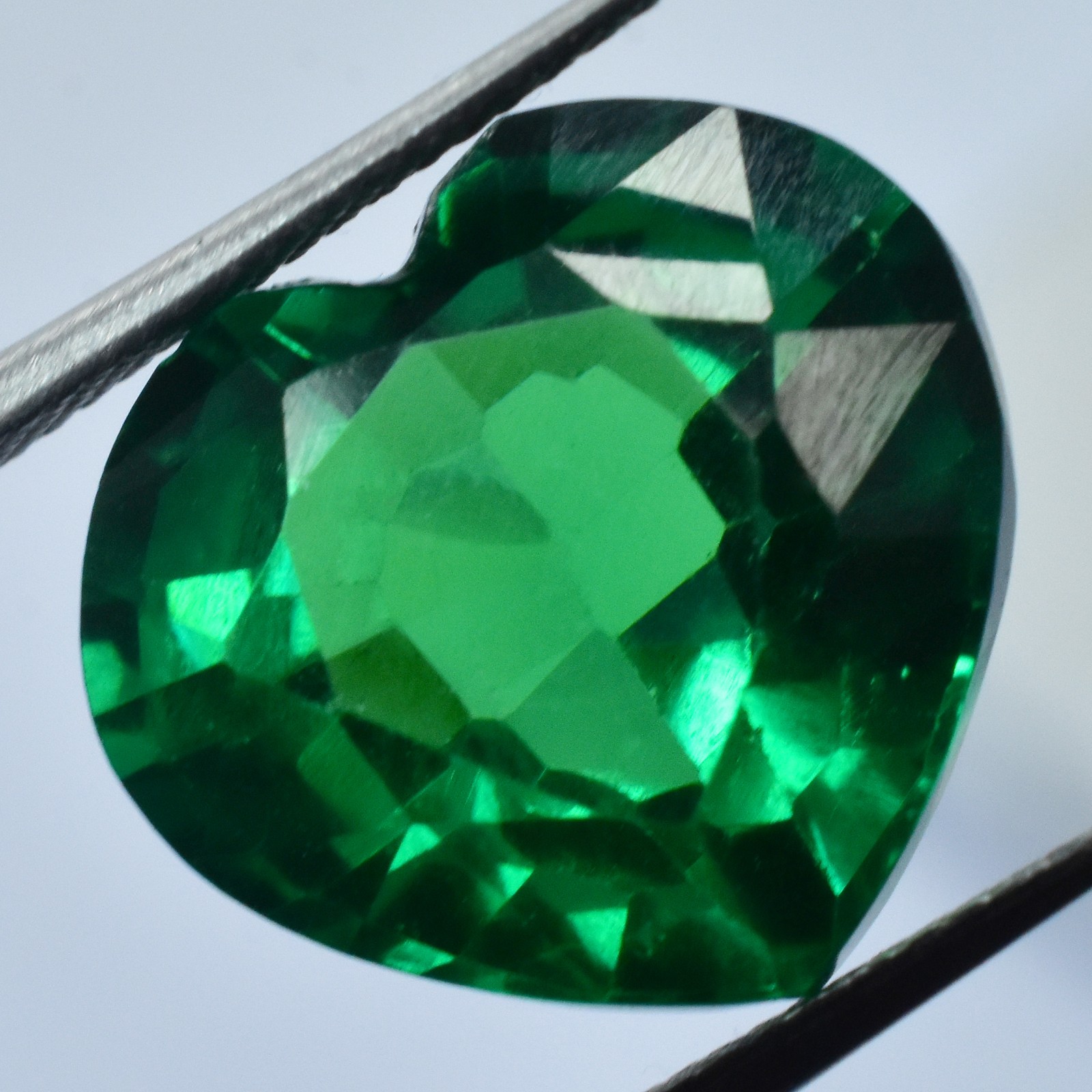 Garnet Green CERTIFIED 9 Carat Natural Heart Cut Loose Gemstone