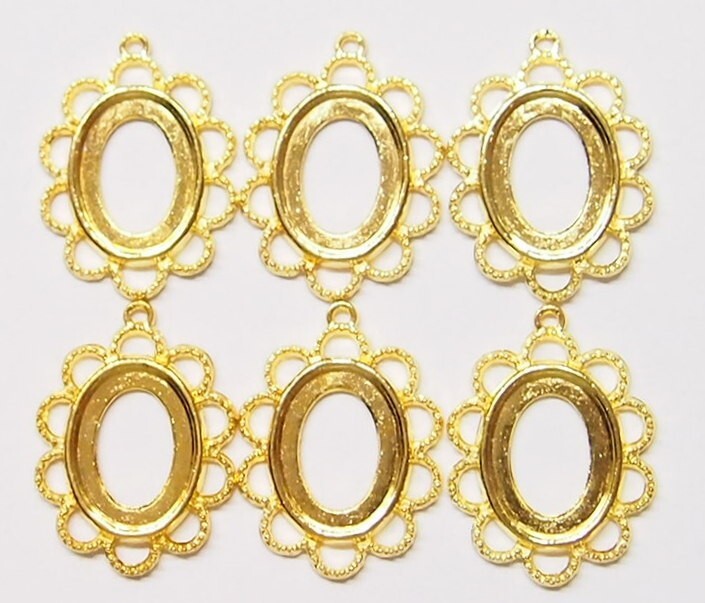 10 of 18x13mm Shiny Gold Scalloped Thin Rope Floral Pendant Settings 30x23mm