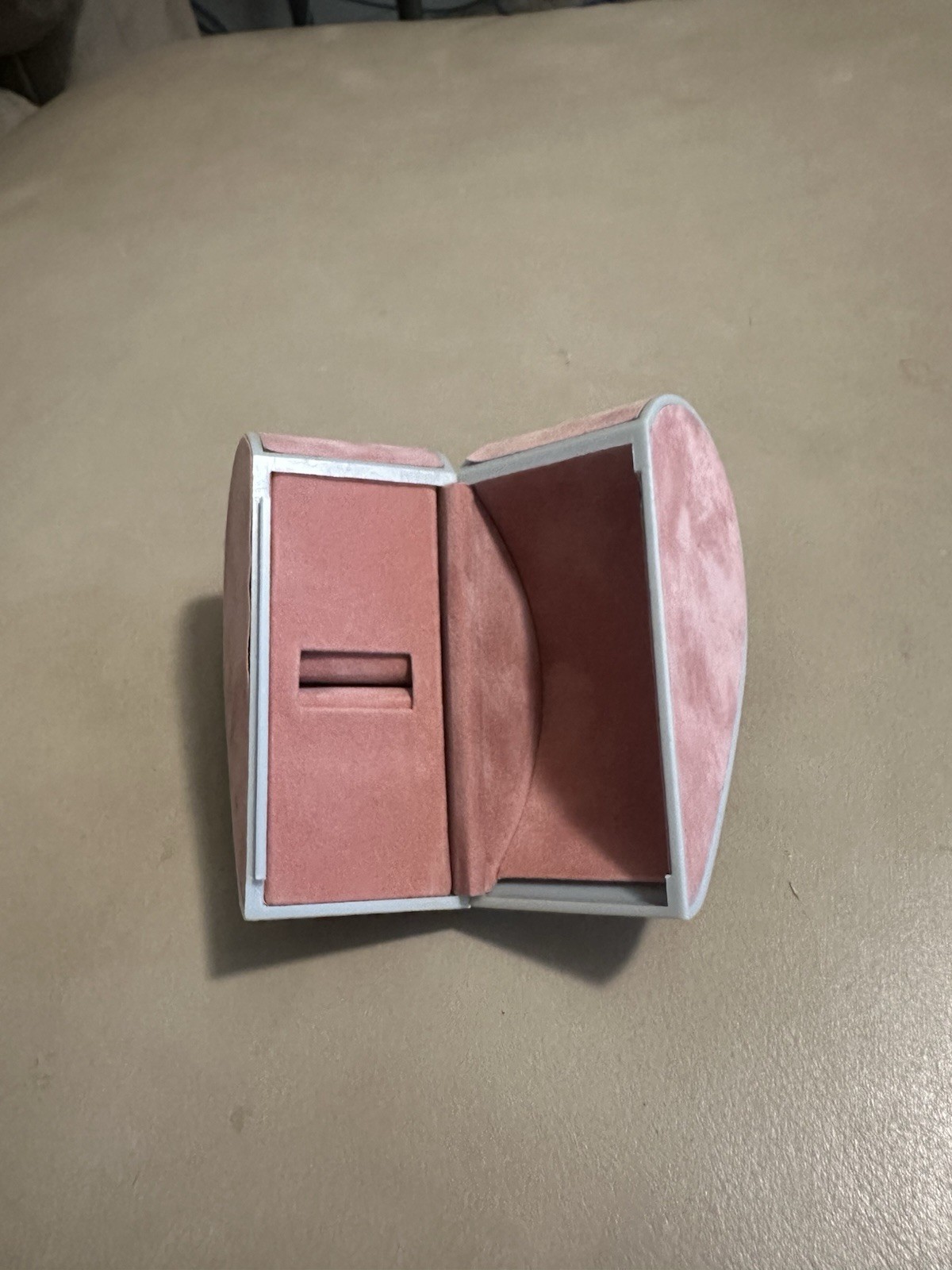 Rocket Box Pink Heart-Shaped Velvet Lined Jewelry Box for Ring