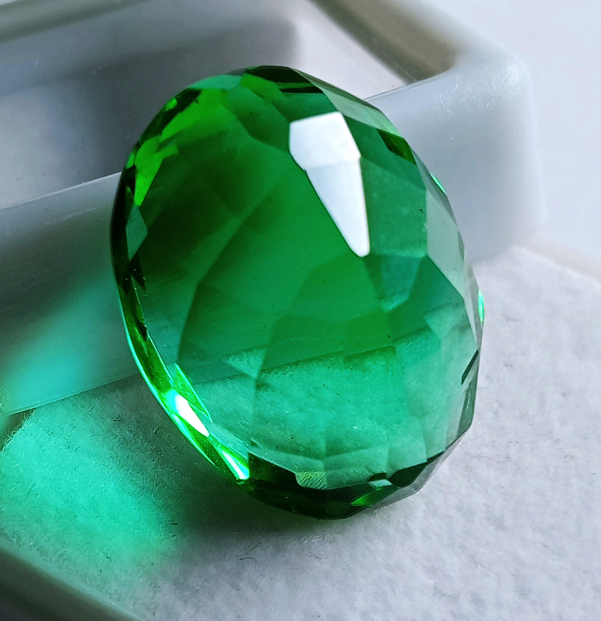 Green Peridot Natural Rare Oval Cut Certified 18.10 Ct Loose Gemstone