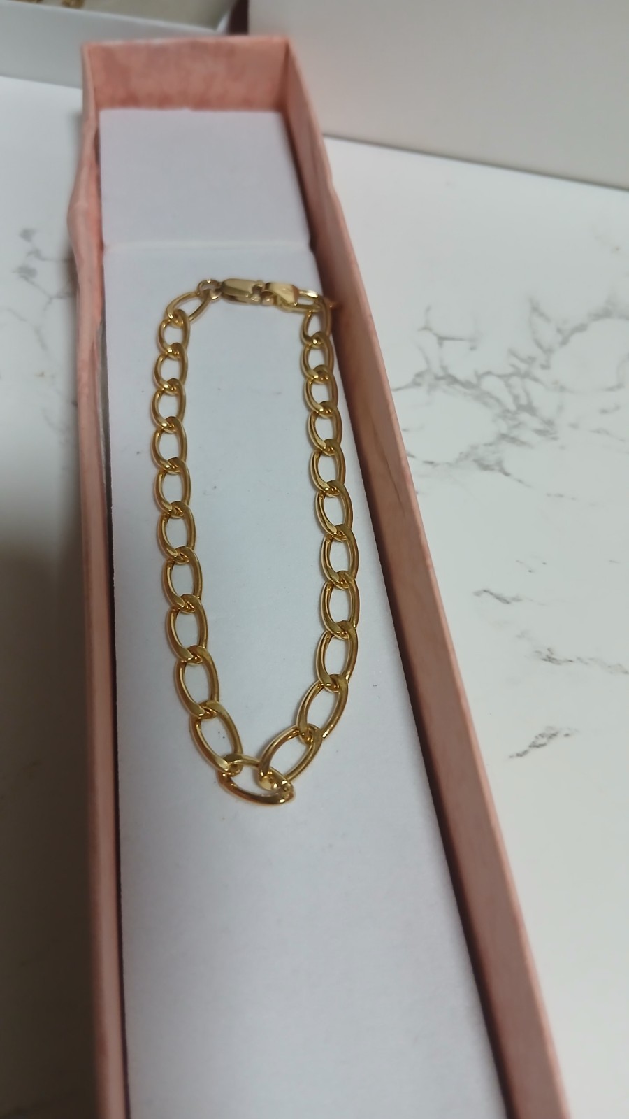 9ct Yellow Gold Bracelet.