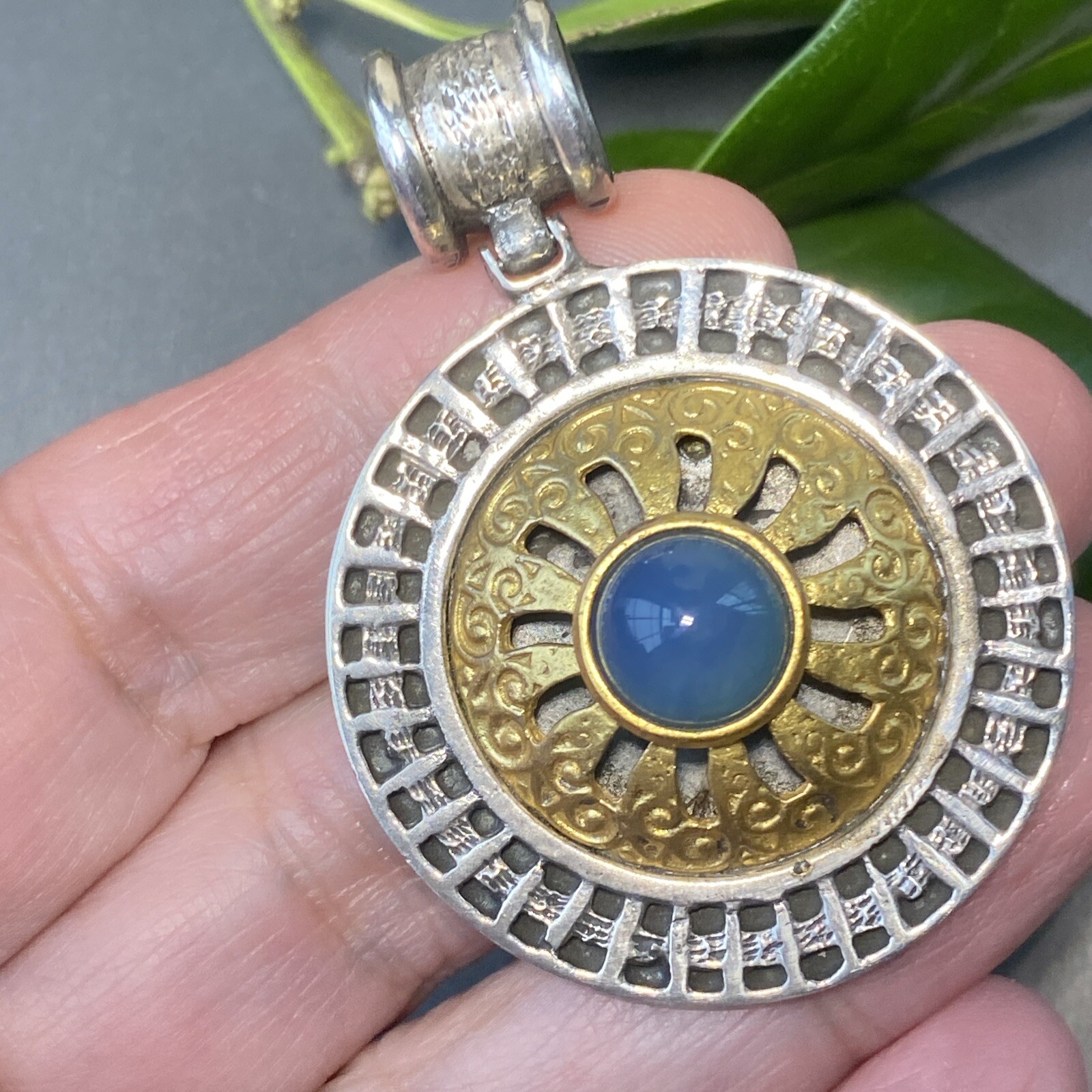 Vintage Chalcedony Pendant Estate Fine Jewelry Pre-owned Sterling Silver Gold Pt