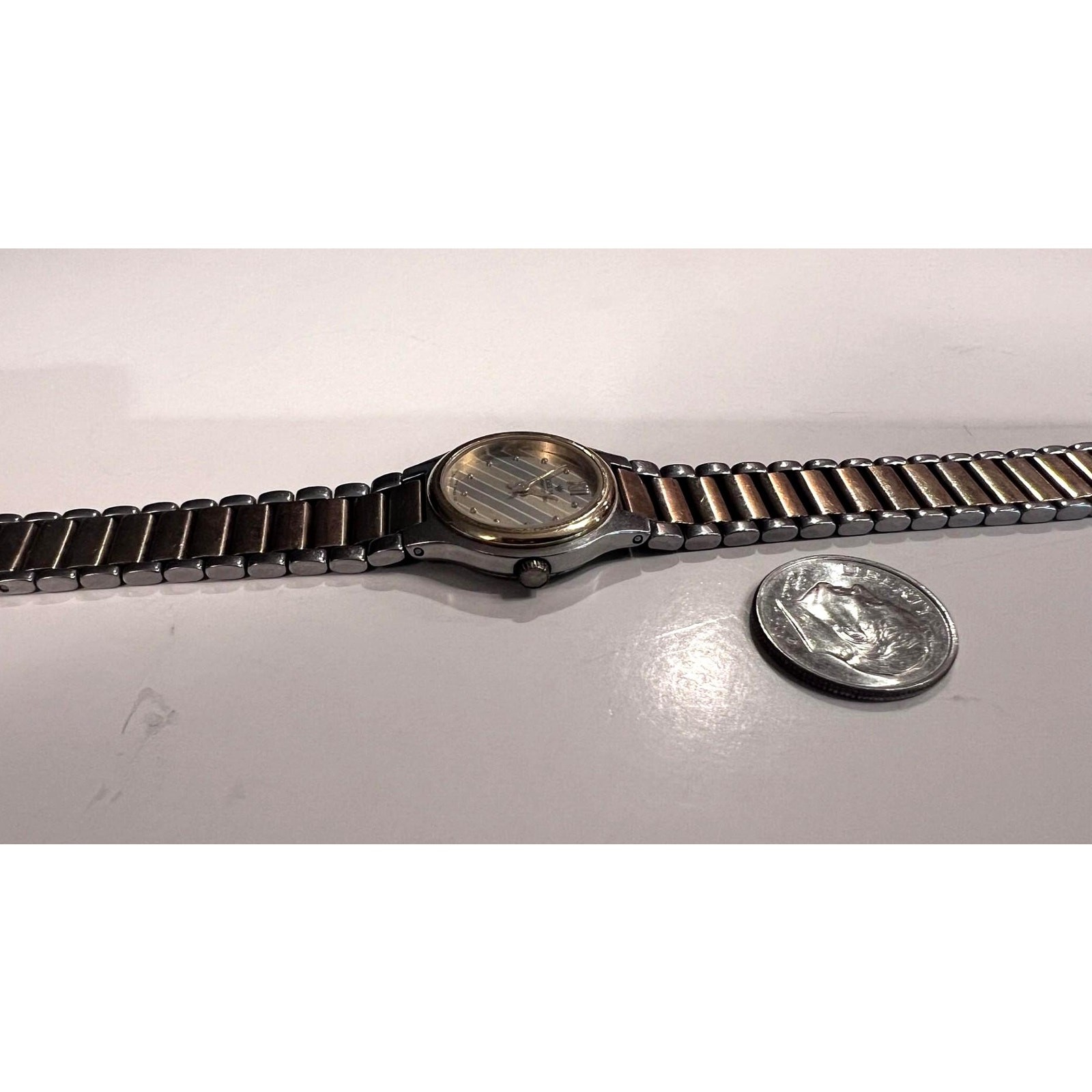 Vintage Delma Swiss Les Supremes Ladies Watch Ultra Thin Rare Diagonal Dial Gold