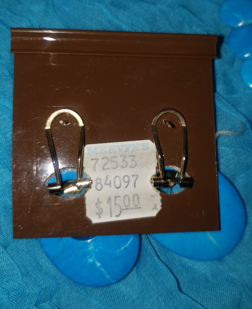 Lovely Vintage Mervyn’s Blue Dyed Howlite Set. Earrings 14kt Gold Filled Posts.