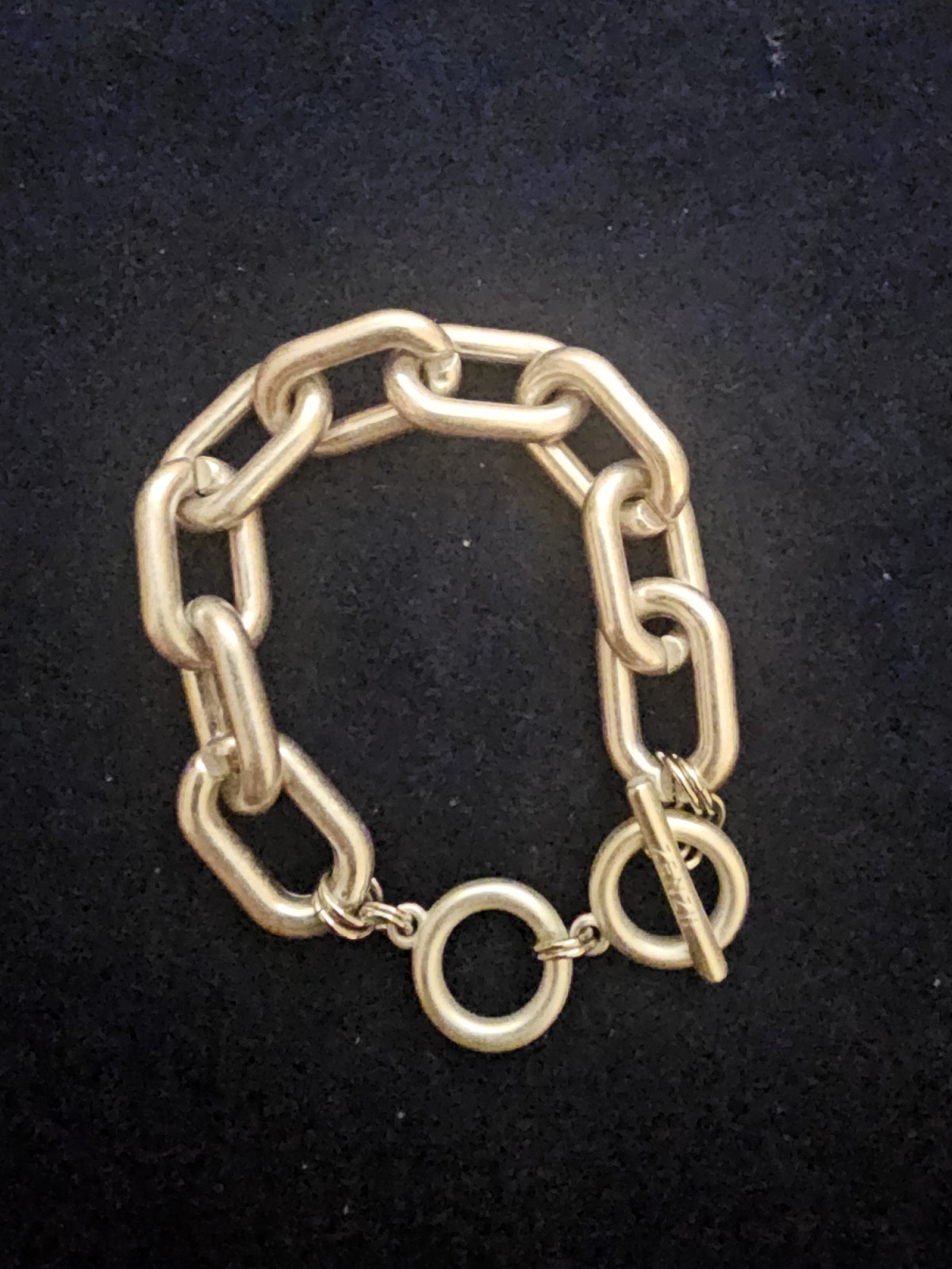 Zenzii Chain Link Bracelet Silvertone Very Light Weight. Toggle Closure