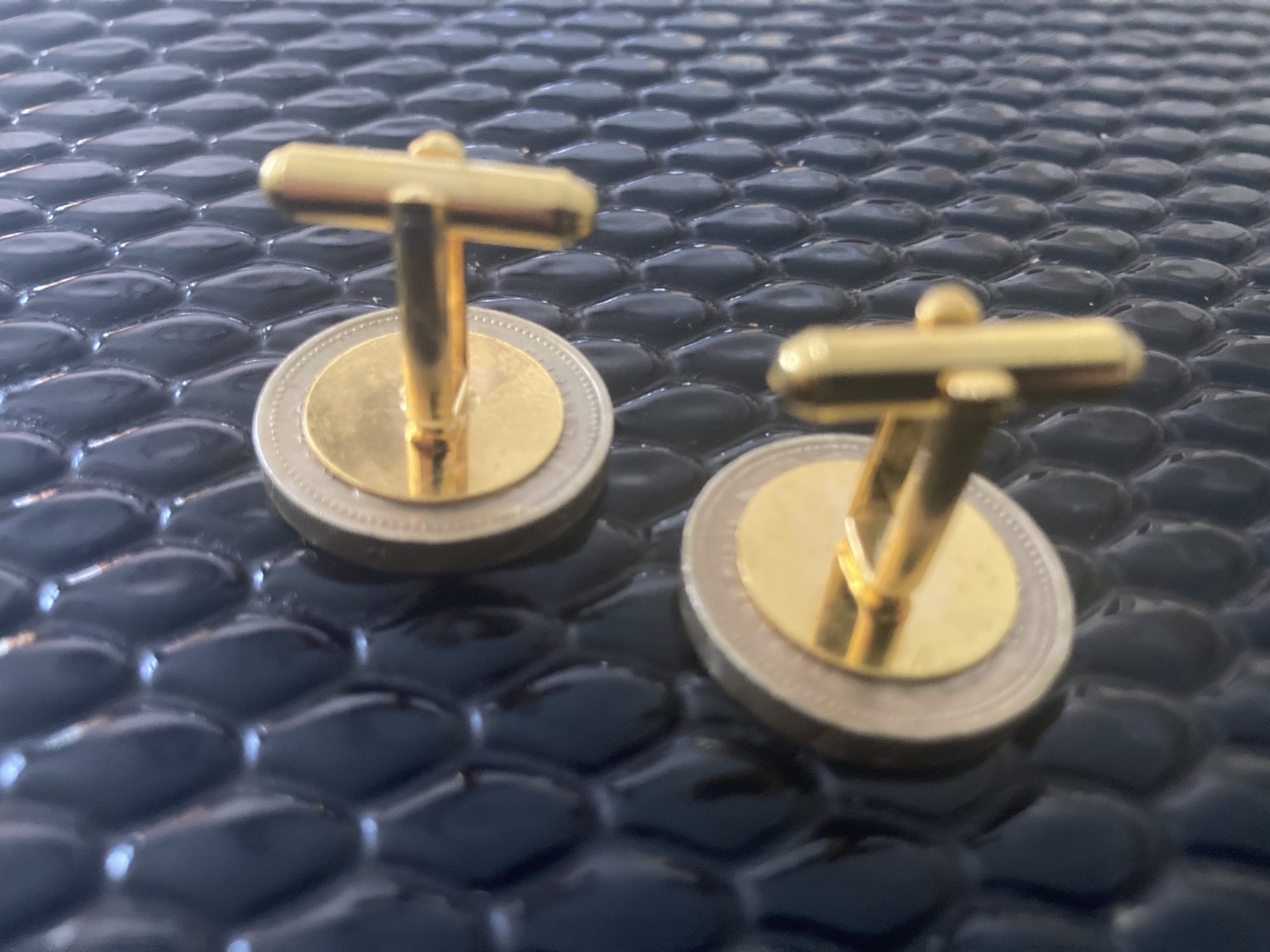 Vintage British One Pound Coin Cufflinks – Royal Coat of Arms – Handmade UK Coin