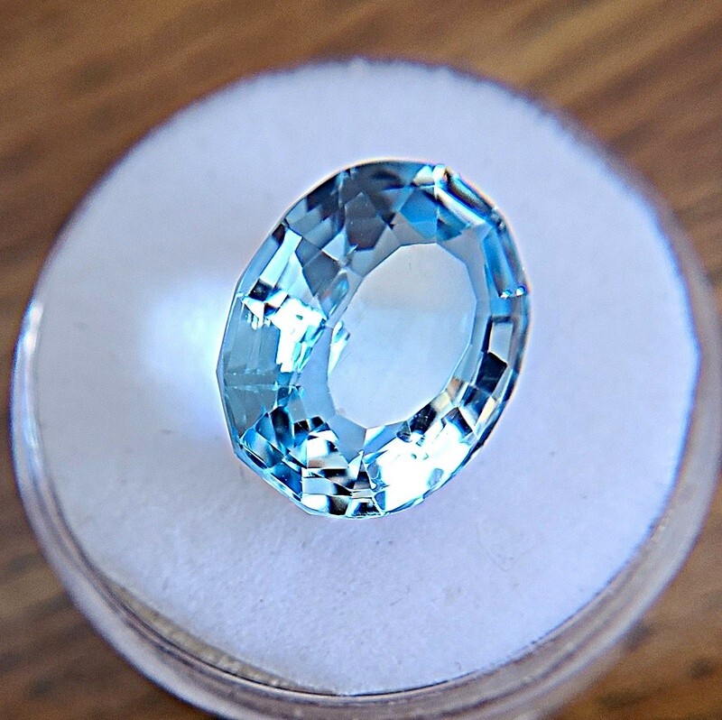 Blue Topaz 10.88 Ct Oval Swiss Blue Topaz 14 X 12 mm Loose Stone Gemstone