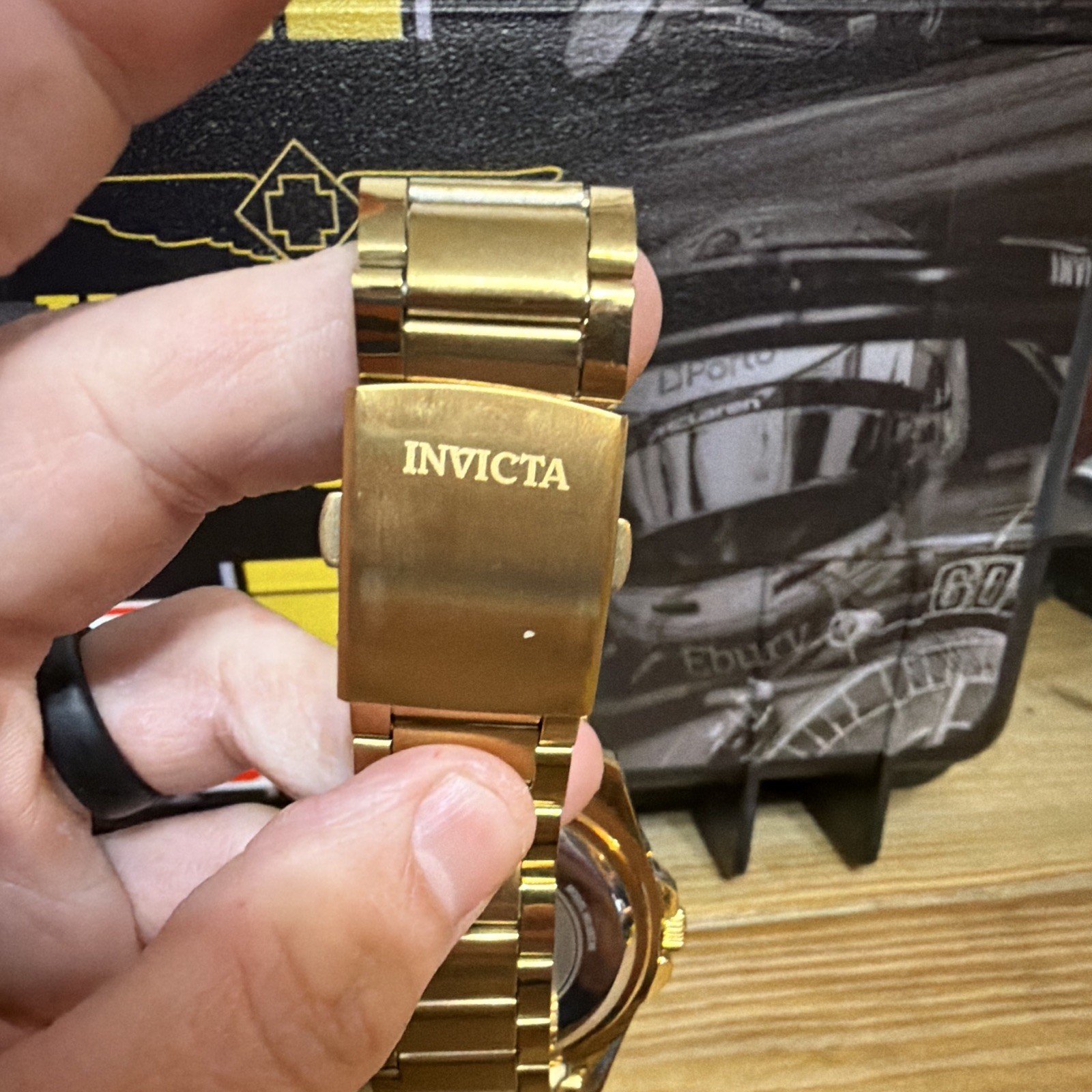 Invicta diver meridian Men’s Quartz Black Dial Gold Tone Metal Bracelet 30m WR