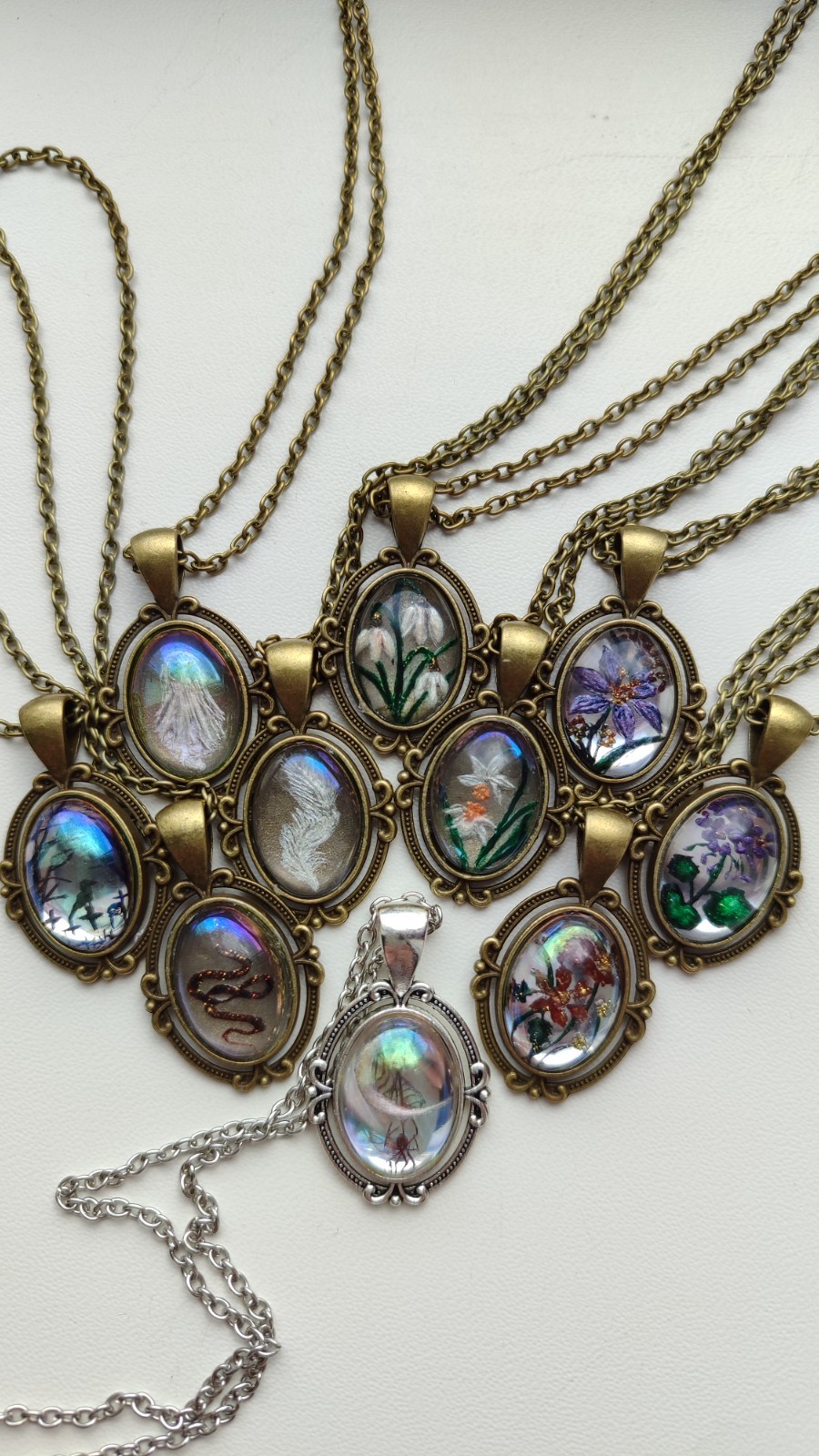 Handmade Reverse Carved Acrylic Pendant Necklace Vintage Bronze Purple Flower Ar