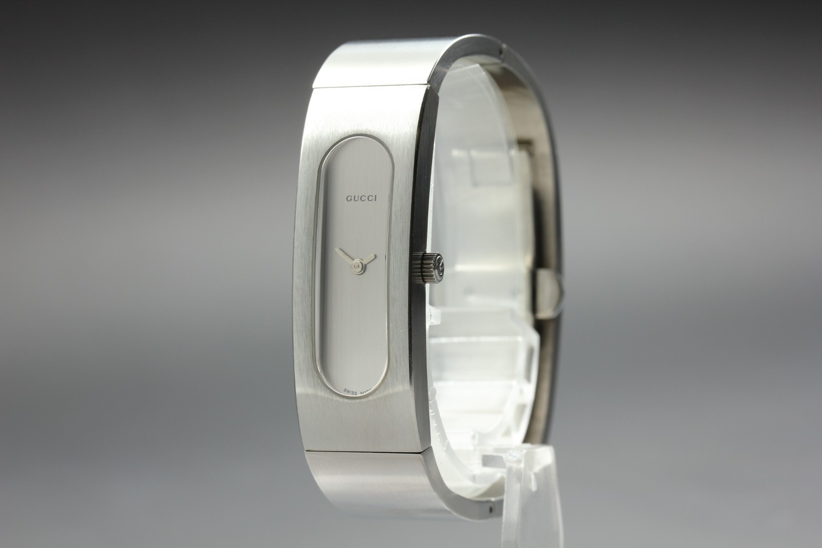 [Near Mint] GUCCI 2400S 14mm Silver Dial Quartz Women’s Vintage Watch From JAPAN